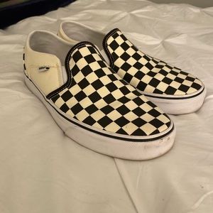 Women’s 8.5/Men’s 7 Checkered Vans